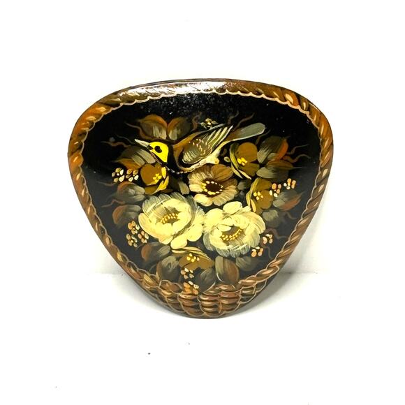 Russian Hand Painted Lacquer Brooch Pin Signed Floral Bird Triangle 2006 - Picture 1 of 7